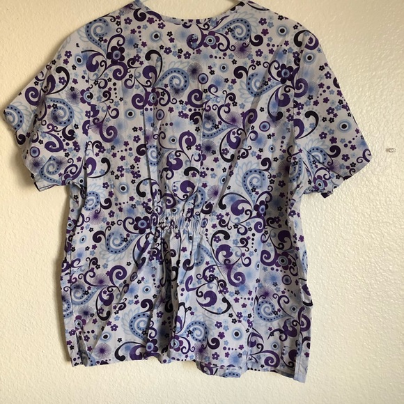 Scrub top pattern - Picture 3 of 3